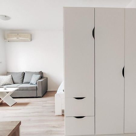Studio Apartment Sanya Ljubljana Exteriör bild